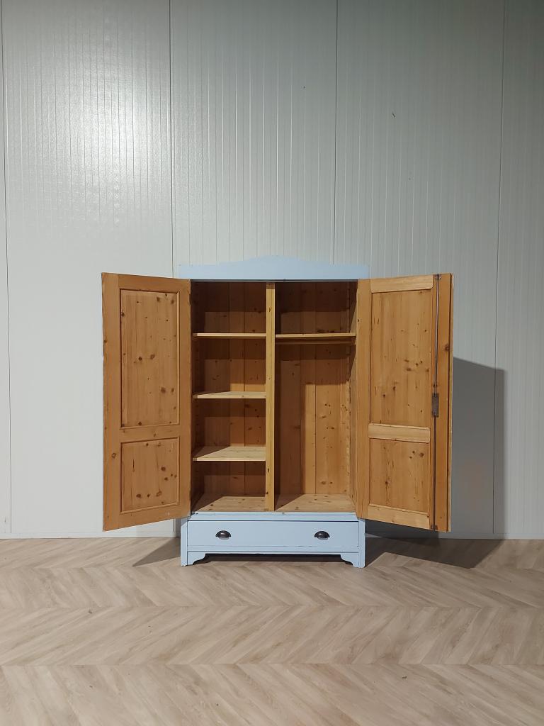 Landelijke klassieke kast, tweedeurs, legkast, linnenkast, Antiek en Kunst, Antiek | Meubels | Kasten, Ophalen of Verzenden