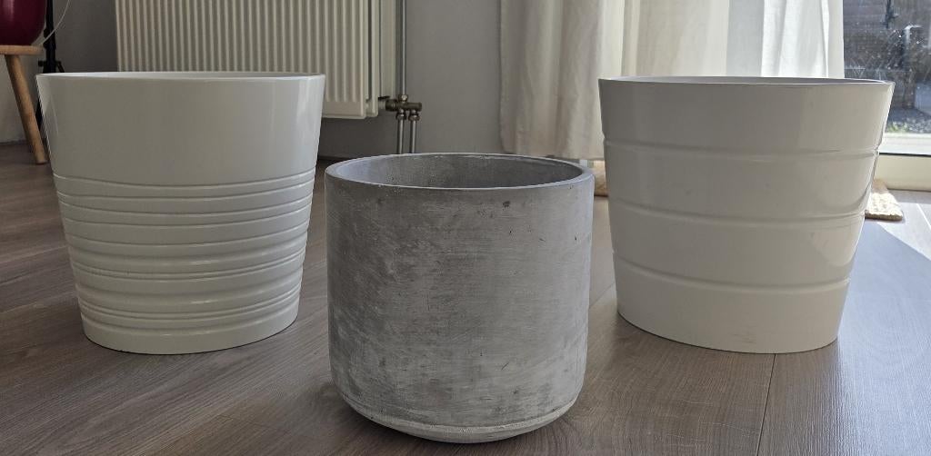 Bloempotten (3st.) | Wit & Grijs |, Tuin en Terras, Bloempotten, Ophalen, Rond, Zo goed als nieuw, Balkon