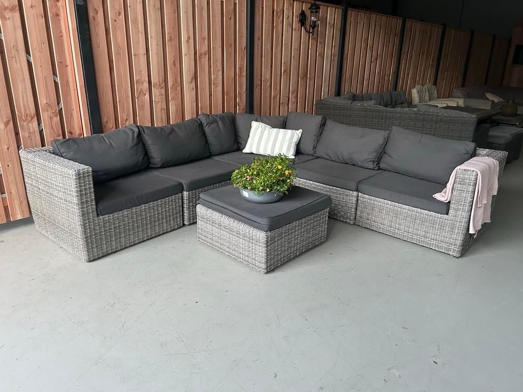 Prachtige Famous Furinure Hoekloungeset - Zo goed als nieuw