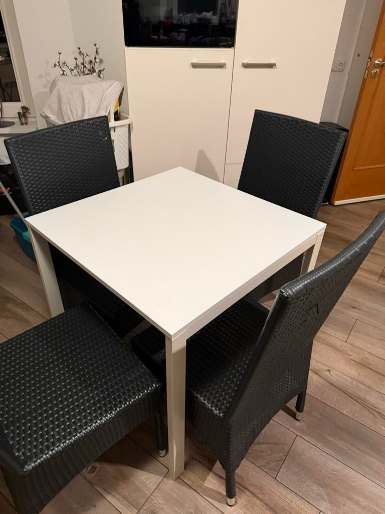 IKEA tafel met 4 stoelen, Ophalen, Kunststof, Gebruikt, Vierkant