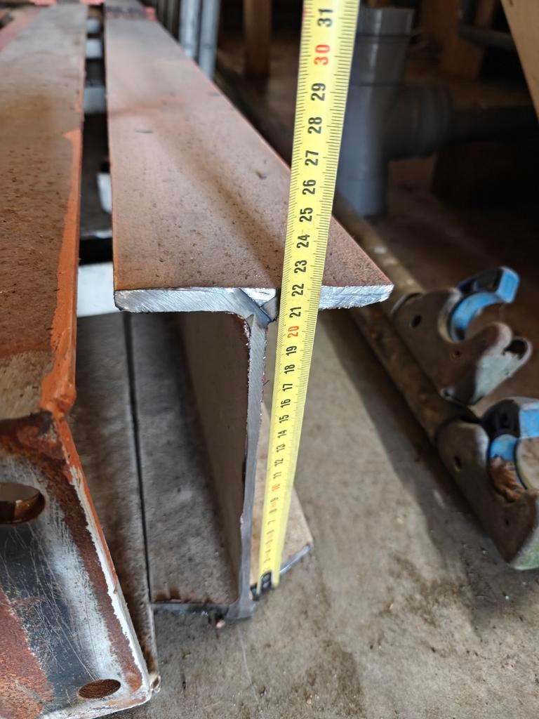 IPE 22 cm stalen balken 2x, Ophalen, Gebruikt