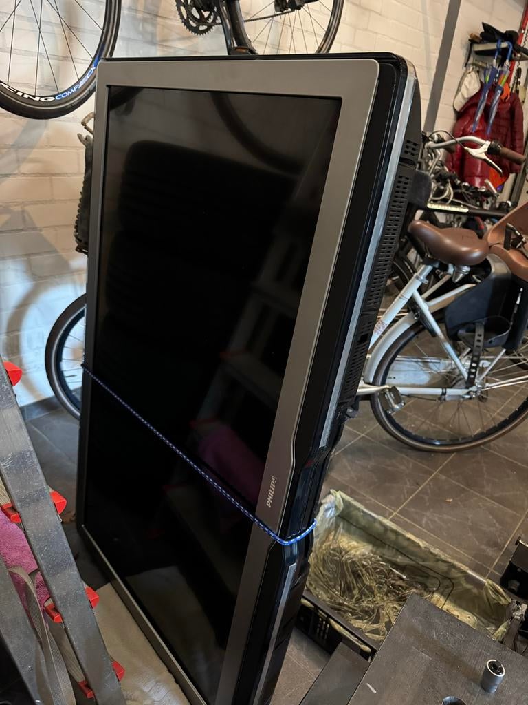GRATIS Philips 52” ambilight TV, gaat niet meer aan, Ophalen, Philips, 50 Hz, LCD