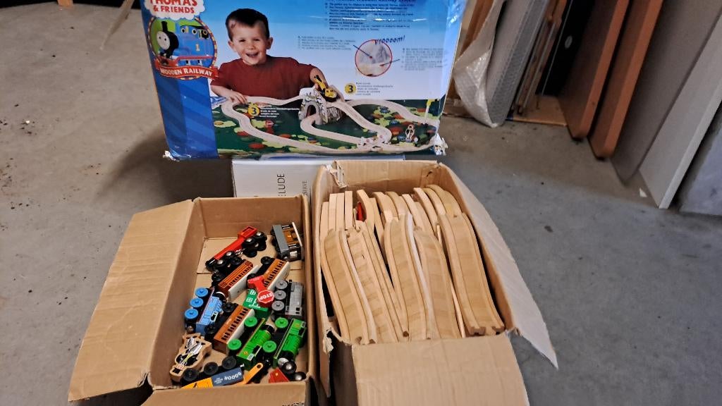houten thomas baan met treintjes, Hobby en Vrije tijd, Gebruikt, Gelijkstroom, Overige typen, Ophalen
