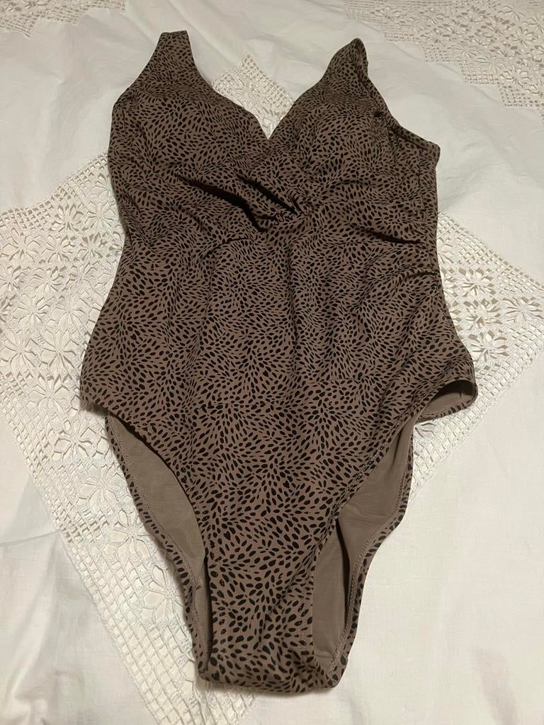 Prachtig badpak met print, maat L, Kleding | Dames, Badmode en Zwemkleding, Ophalen of Verzenden, Gedragen, Bruin, Badpak