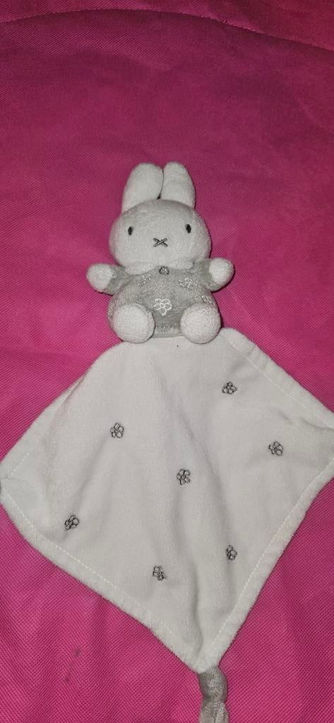 Nijntje grijs fluffy set, Ophalen of Verzenden, Zo goed als nieuw, Overige typen