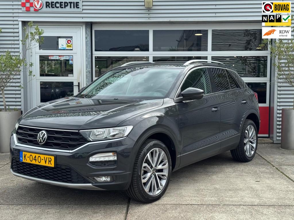 Volkswagen T-Roc 1.5 TSI Style Business Aut / A.Cam / Carpla, 1254 kg, Euro 6, 4 cilinders, 150 pk
