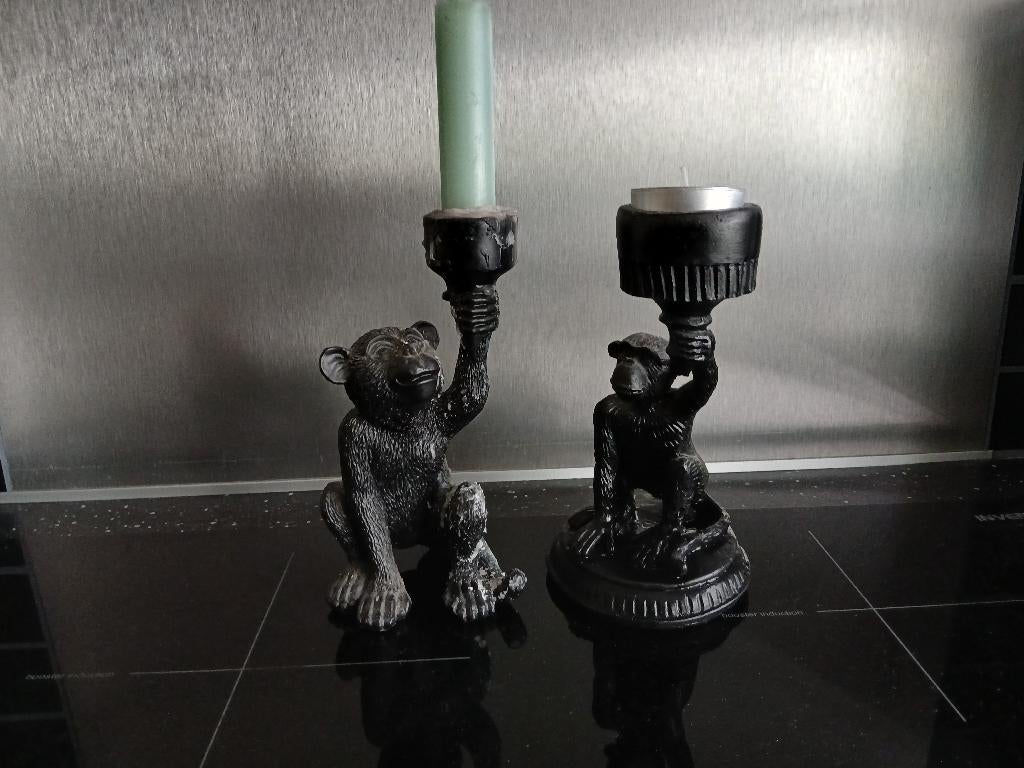 2 kandelaars aap, Huis en Inrichting, Woonaccessoires | Kandelaars en Kaarsen, Overige materialen, Gebruikt, Zwart, Ophalen of Verzenden