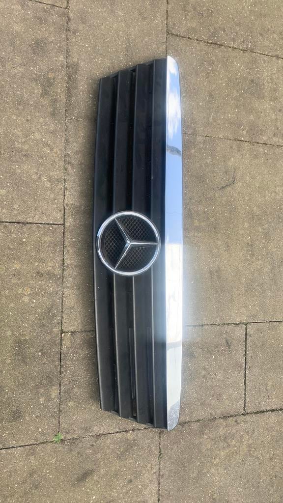 Mercedes gril 1688801483, Auto-onderdelen, Ophalen of Verzenden, Motorkap