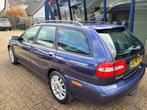 Volvo V40 1.8 Europa APK 04-2027 & 1e Eigenaar, Auto's, Zwart, 4 cilinders, Blauw, Leder en Stof