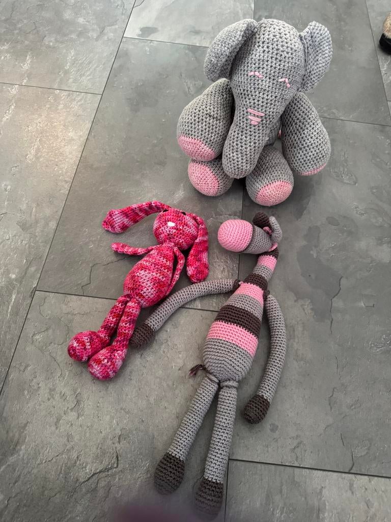 Gehaakte knuffels: Olifant, Konijn en Giraf, Handgemaakt, Grijs, Ophalen of Verzenden, Zo goed als nieuw