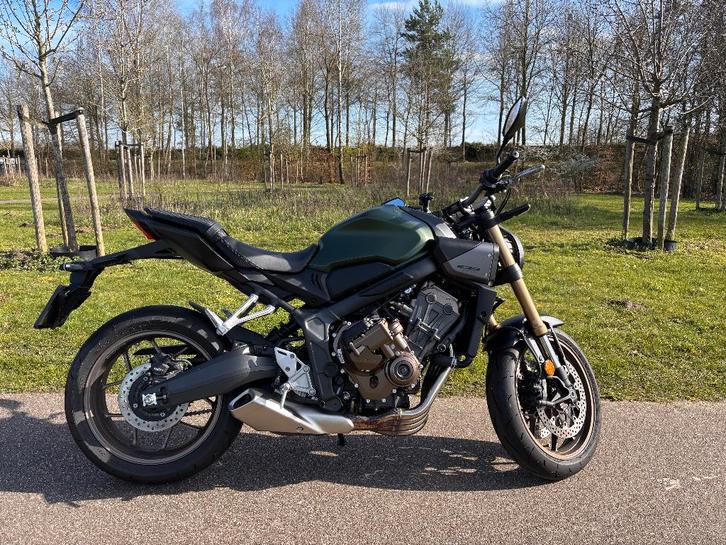 Honda CB650R E-Clutch 2024 | 2209 km | Nieuwstaat, Motoren, Motoren | Honda, Particulier, Naked bike, meer dan 35 kW, 4 cilinders