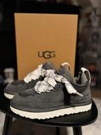 Nieuwe UGG schoenen - Maat 39, Ophalen of Verzenden, Zo goed als nieuw, Grijs, Sneakers of Gympen