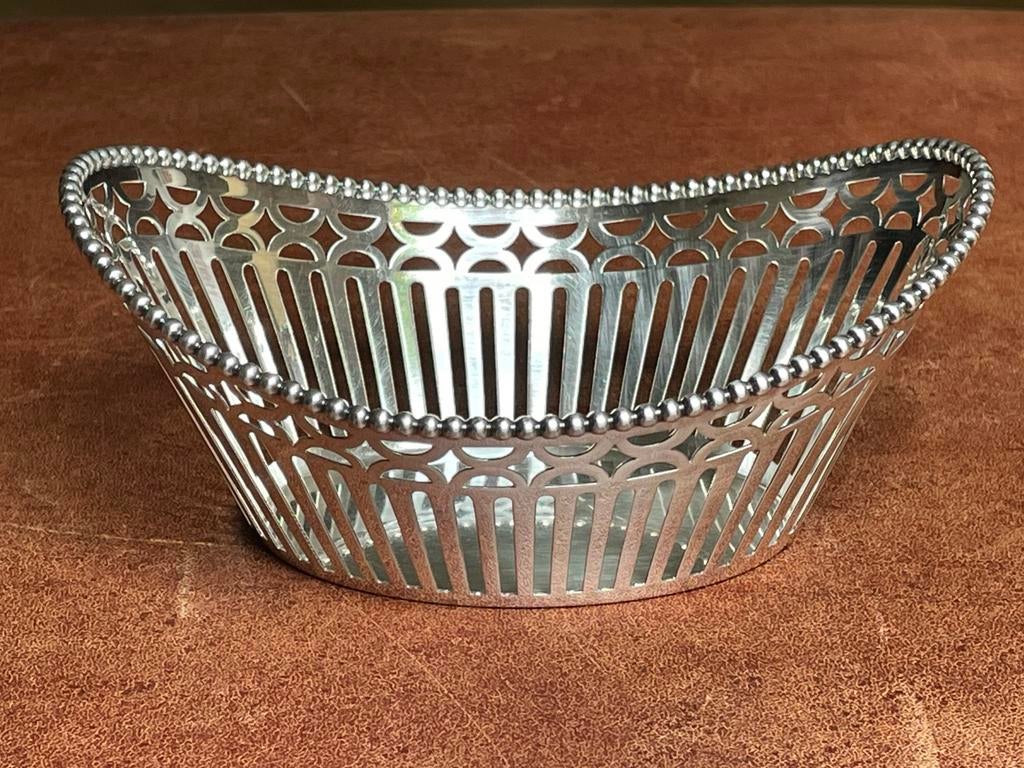 Verzilverd mandje met parelrand, Ophalen of Verzenden, Zilver