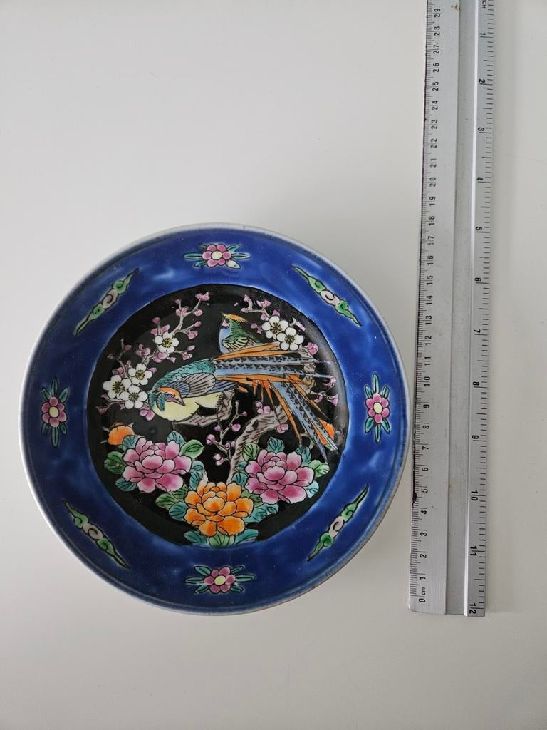 Decoratief porseleinen schaaltje met vogel en bloemen, Antiek en Kunst, Antiek | Porselein, Ophalen of Verzenden