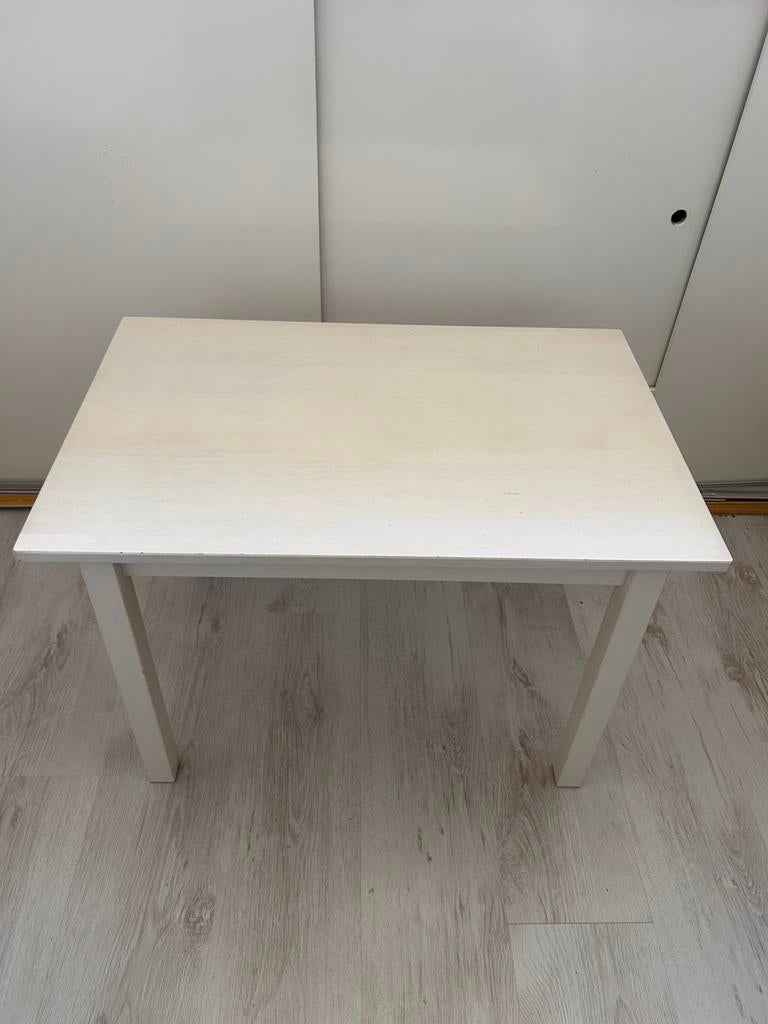 Ikea Sundvik kindertafeltje wit GRATIS, Huis en Inrichting, Ophalen, Gebruikt, 75 cm of meer, 60 cm of meer