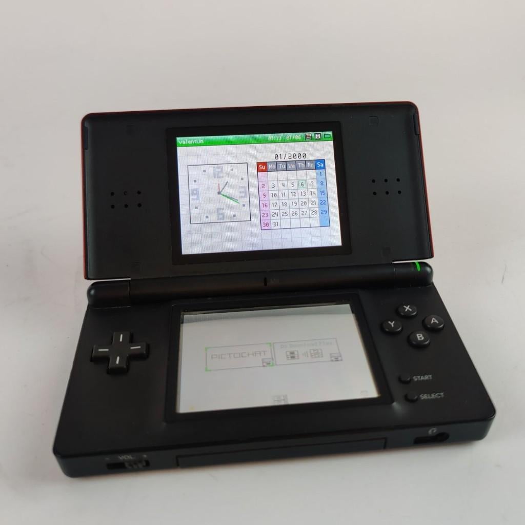 Nintendo DS Rood Zwart || Stylus Zonder lader || Nu €79,99, Verzamelen, Ophalen of Verzenden, Huis en Inrichting