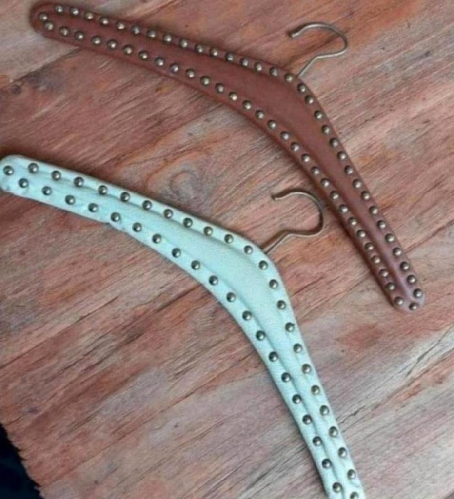 Luxe kledinghangers met studs - Leerlook, Ophalen of Verzenden