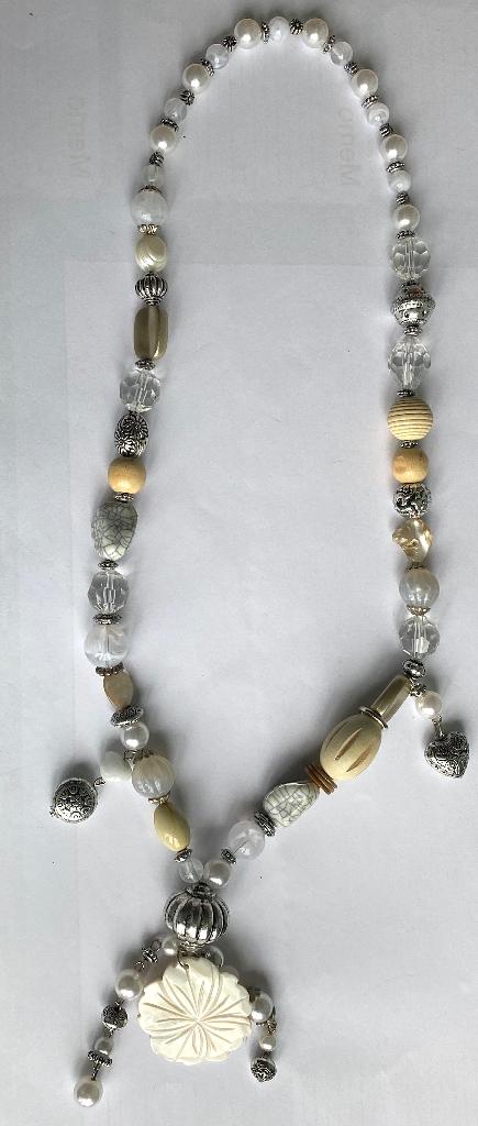 Wit/beige/zilverkleurige Kralenketting, Ophalen of Verzenden, Zo goed als nieuw, Beige, Overige materialen