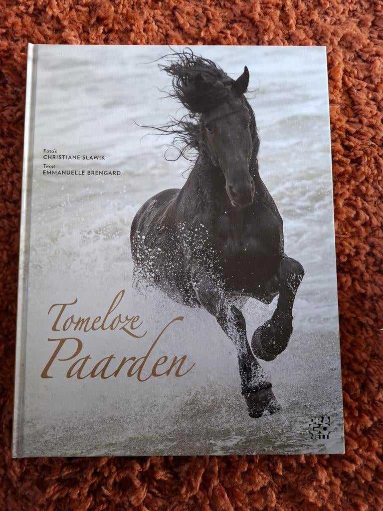 Emmanuelle Brengard - Tomeloze paarden, Ophalen of Verzenden, Zo goed als nieuw, Overige soorten