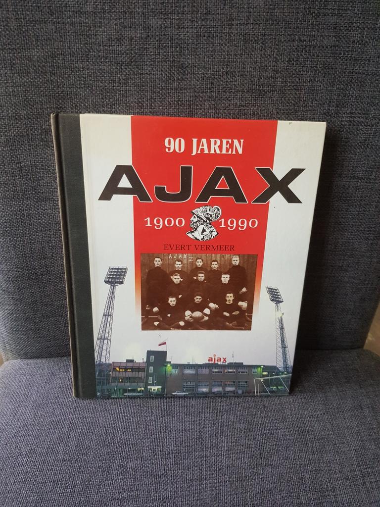 90 jaren Ajax / 1900 - 1990, Ophalen of Verzenden, Zo goed als nieuw, Balsport