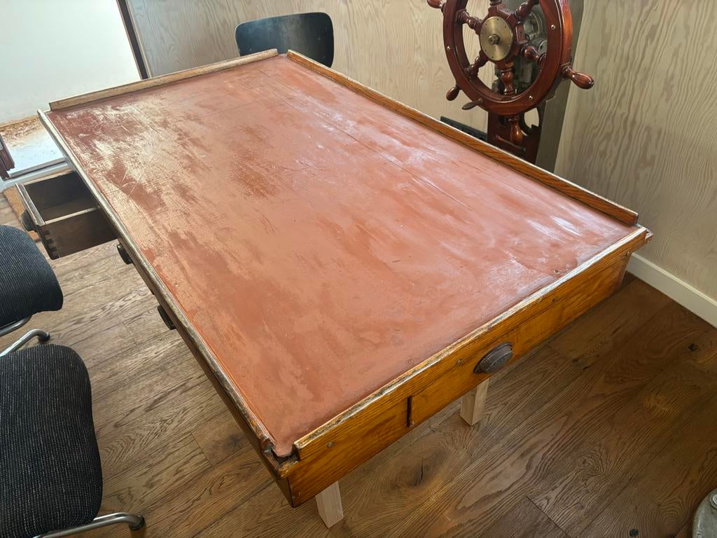 Scheepstafel met 8 lades, Ophalen