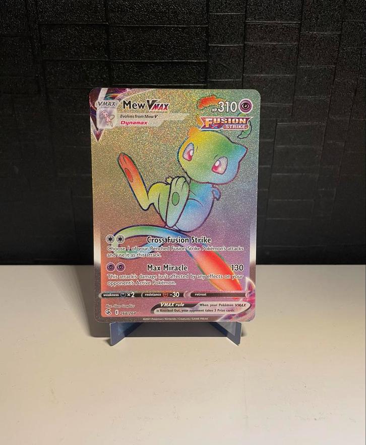 Mew VMAX Rainbow Rare Fusion Strike - Near Mint, Hobby en Vrije tijd, Verzamelkaartspellen | Pokémon, Zo goed als nieuw, Losse kaart