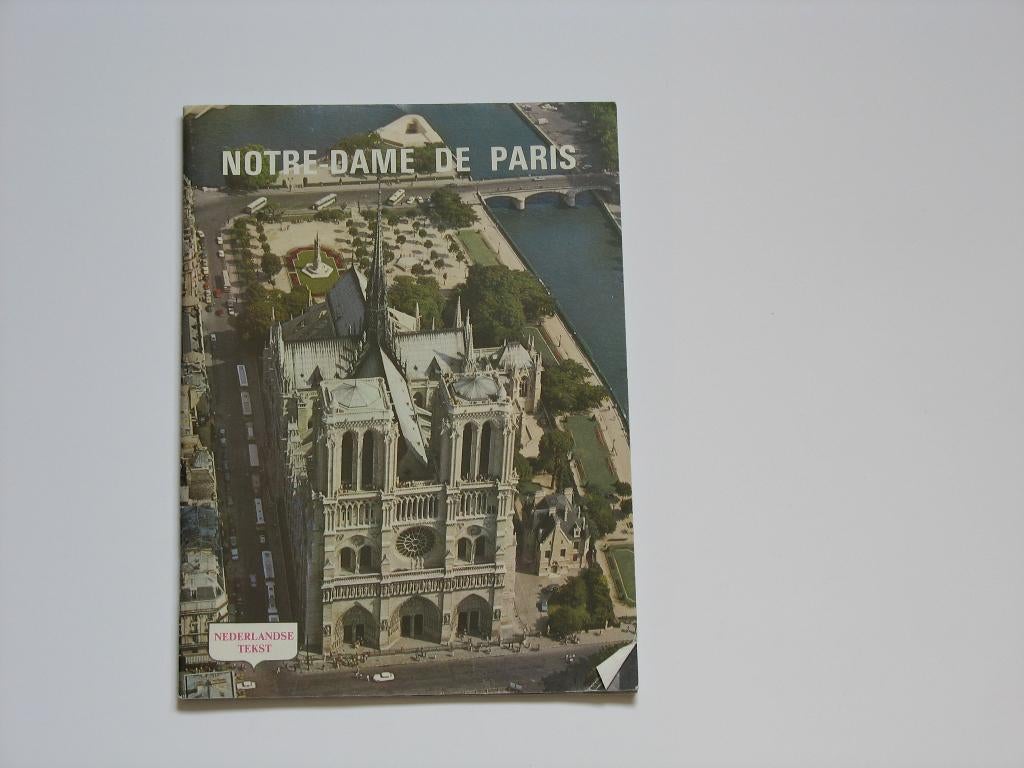 Notre-Dame de Parijs. Nederlandse tekst, Ophalen of Verzenden, Nieuw
