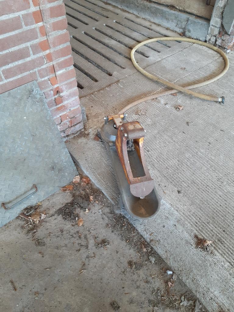 Weidepomp zelfdrinker, Ophalen