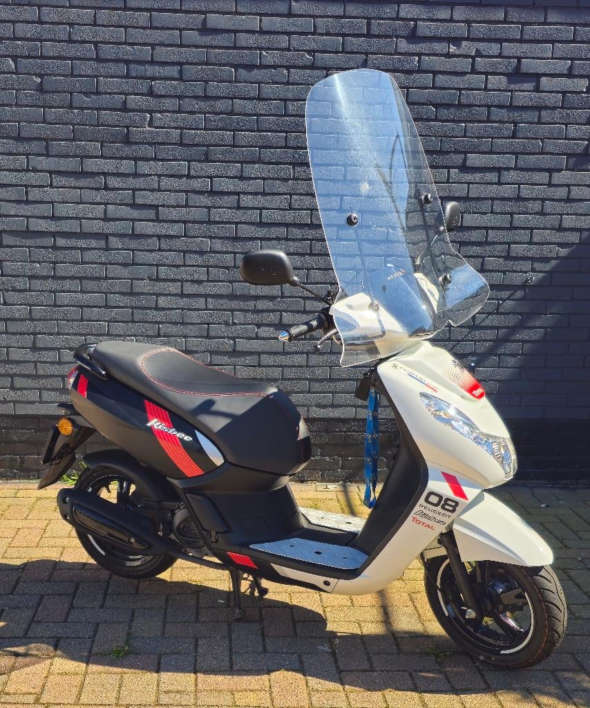 Peugeot Kisbee TCR (2022) | 1e Eigen| Nieuwstaat (4382 km), Ophalen, Overige modellen, Zo goed als nieuw, Benzine