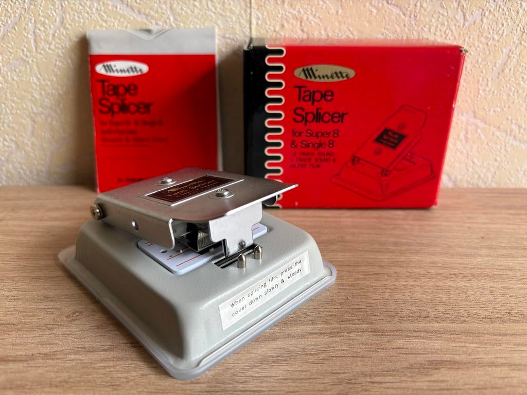 Minette Tape Splicer voor Super 8 & Single 8 film, Audio, Tv en Foto, Filmrollen, Ophalen of Verzenden, Accessoire