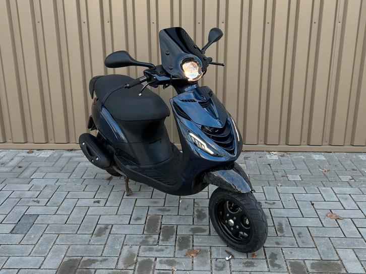 Piaggio Zip iGet SP Vork | 2020 | 3.100 km | Full opties, Fietsen en Brommers, Scooters | Piaggio, Zo goed als nieuw, Zip, Maximaal 45 km/u