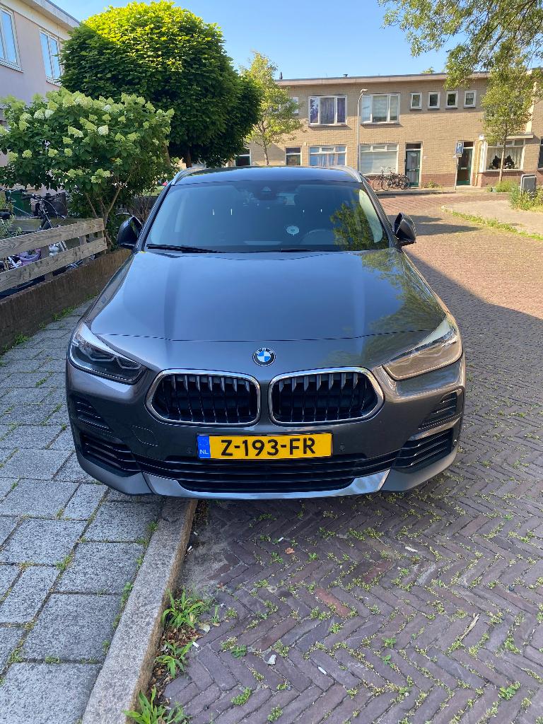 BMW X2 Xdrive25e 220pk Aut 2020 Grijs Hybride Automaat, Auto's, BMW, Automaat, Zwart, Plug-in hybride, Vierwielaandrijving