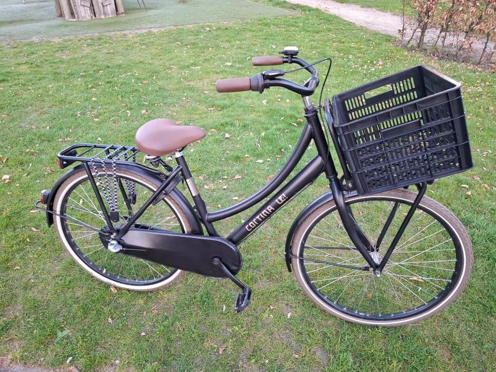 Zwarte cortina U4 meisjesfiets 26INCH 3 versnellingen, 26 inch of meer, Terugtraprem, Cortina U4 transportfiets, Versnellingen