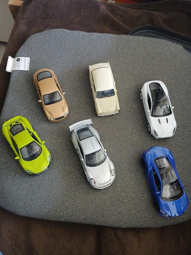 Model autos ophalen in asten, Hobby en Vrije tijd, Modelauto's | 1:87, Ophalen of Verzenden, Bus of Vrachtwagen