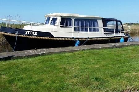 Goed onderhouden motorboot Bully 850 met open kuip, Ophalen, Gebruikt, Staal, Binnenboordmotor