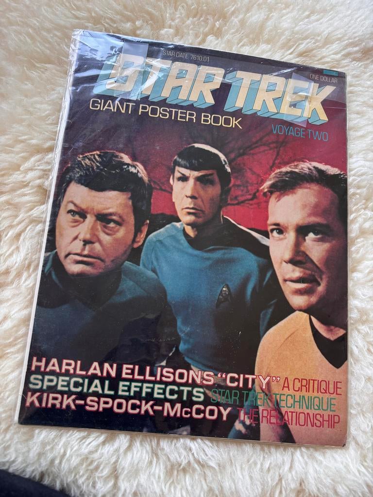 Vintage Star Trek Giant Poster Book – Voyage Two, Boeken, Tijdschriften en Kranten, Ophalen of Verzenden, Gelezen, Muziek, Film of Tv