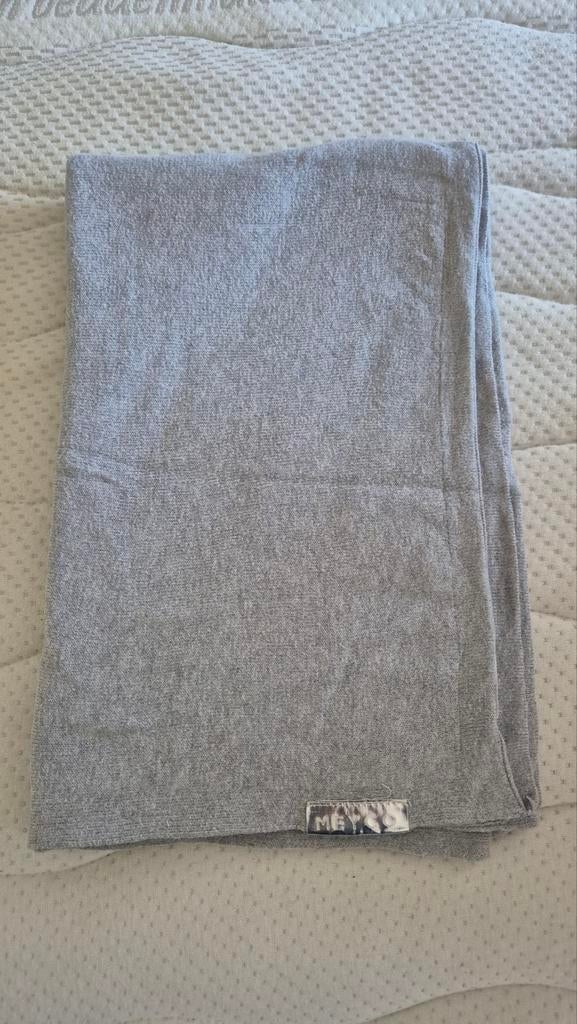 Meyco dekentje - Grijs, Ophalen of Verzenden, Zo goed als nieuw, 70 tot 85 cm, Deken