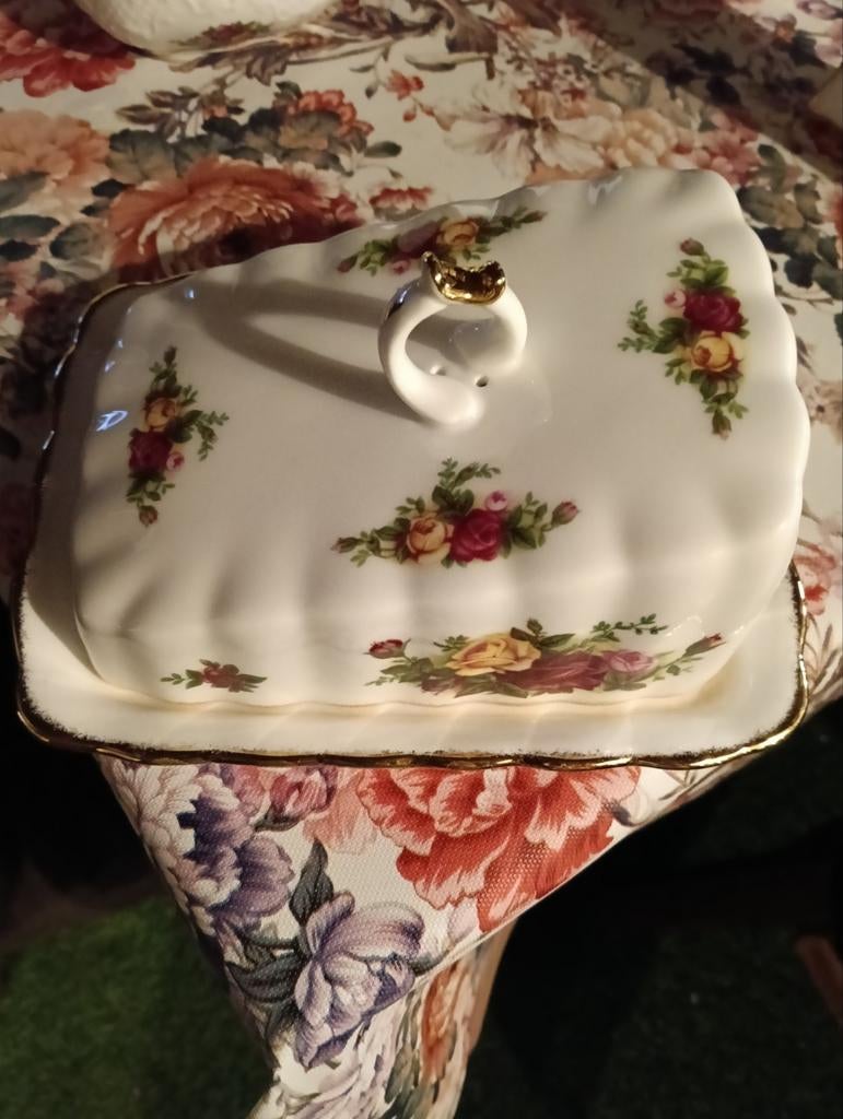 Royal Albert, Ophalen