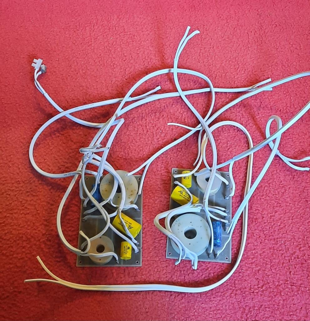 Te koop pied piper filters  met mooie kabel ✅️, Zo goed als nieuw, 120 watt of meer, Front, Rear of Stereo speakers, Ophalen