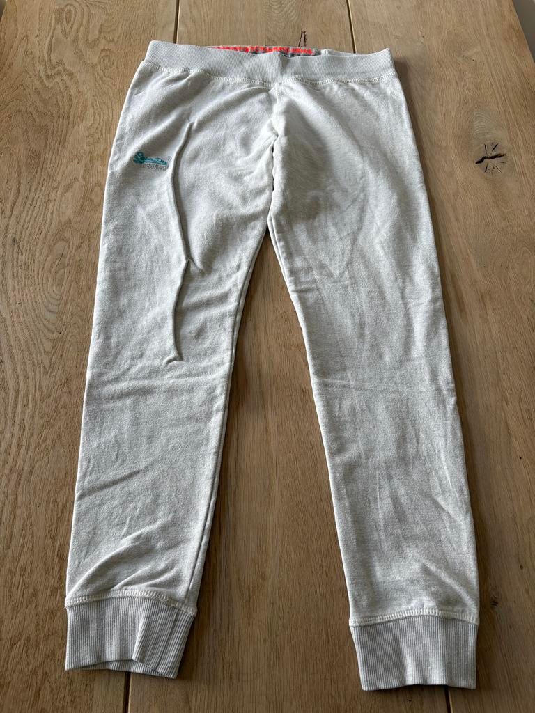 Superdry joggingbroek lichtgrijs gemeleerd, maat M, Ophalen of Verzenden, Gedragen, Maat 38/40 (M), Grijs