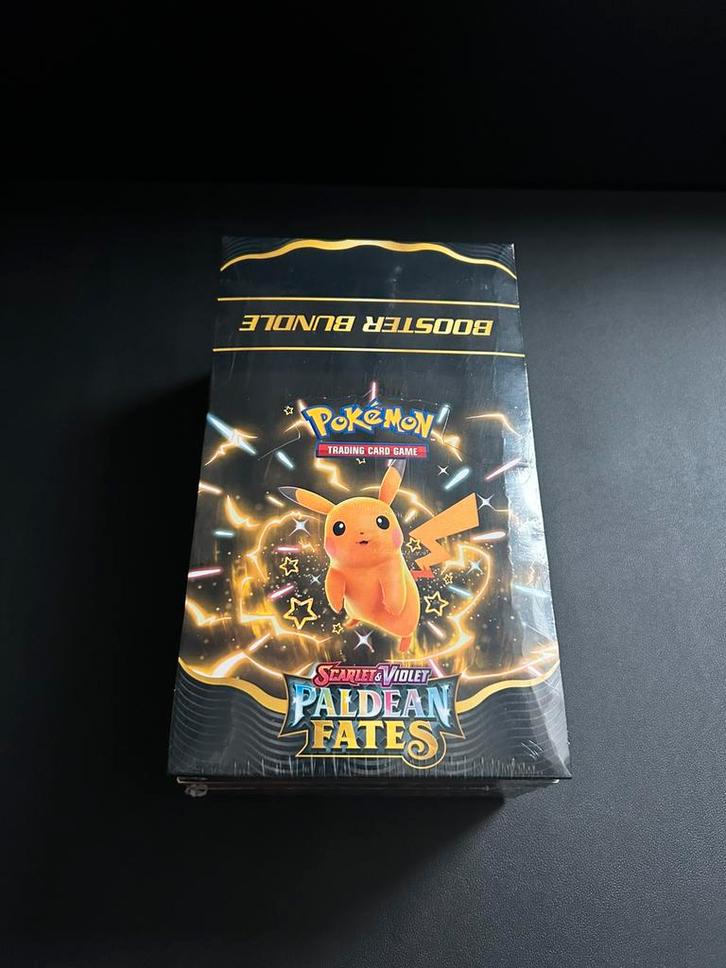 Paldean Fates Booster Bundle Display, Hobby en Vrije tijd, Verzamelkaartspellen | Pokémon, Nieuw, Boosterbox, Ophalen of Verzenden