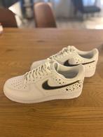 Nike Air Force 1 - EUR 44 (Custom paint) - Nieuw, Ophalen of Verzenden, Nieuw, Wit, Sneakers of Gympen