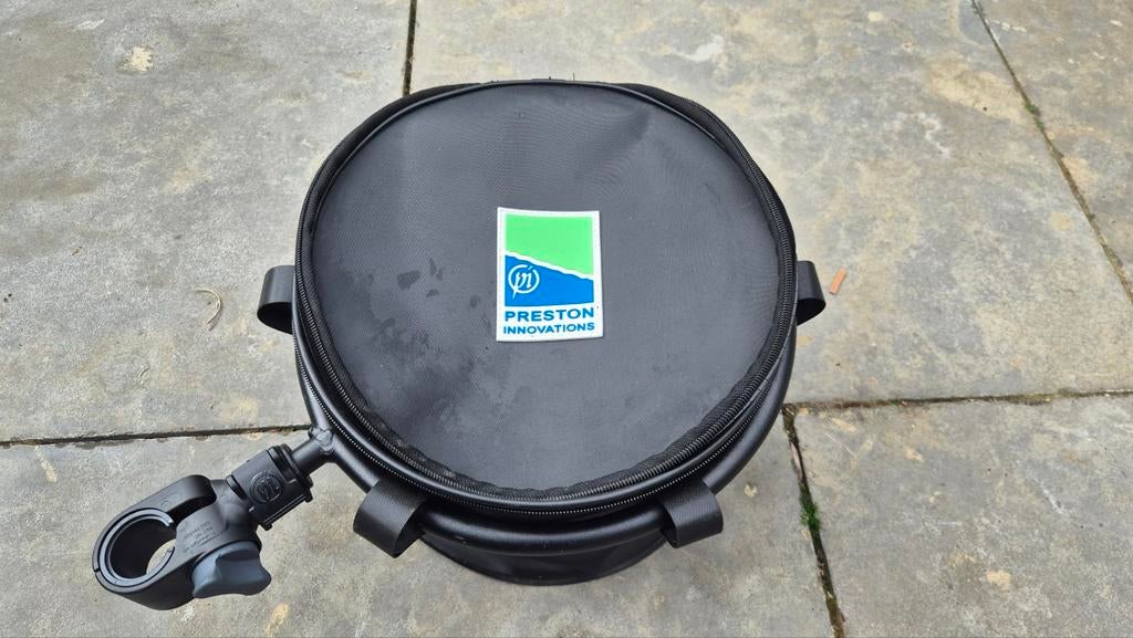 Preston innovation voerbak feeder, Ophalen, Zo goed als nieuw