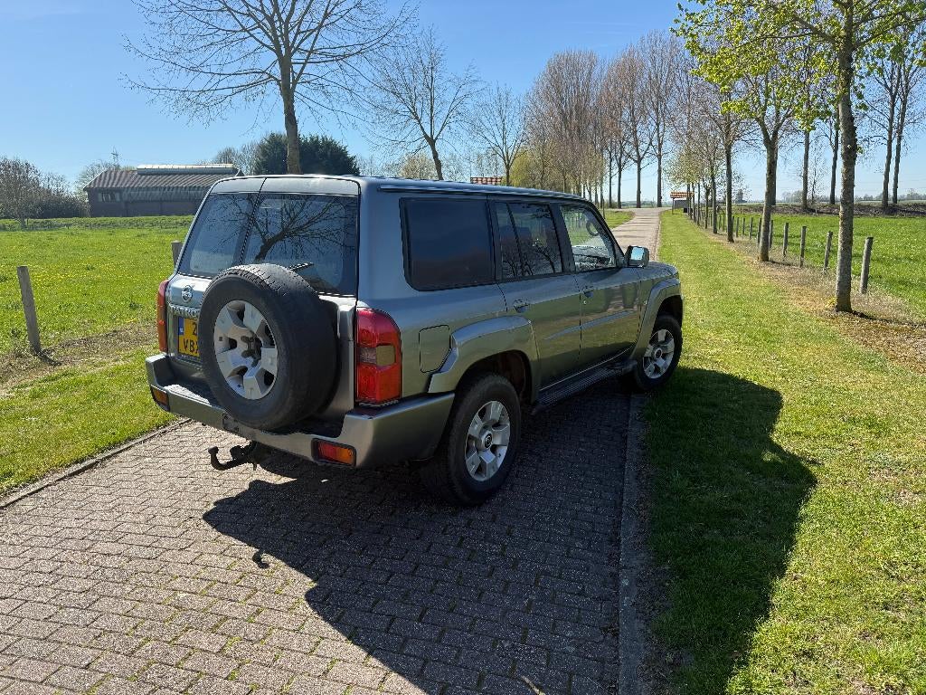 Nissan patrol, Stof, 4 cilinders, 160 pk, Origineel Nederlands
