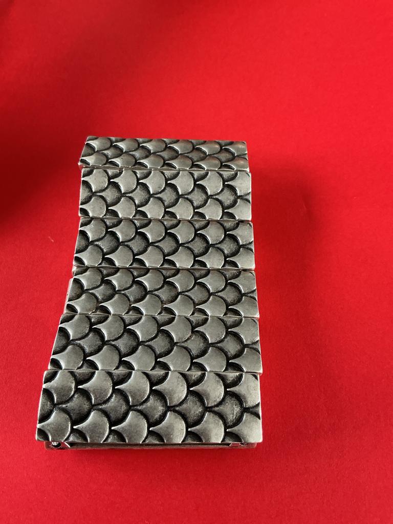 Zamak armband met schubbenpatroon, Ophalen of Verzenden, Nieuw, Zilver, Overige materialen