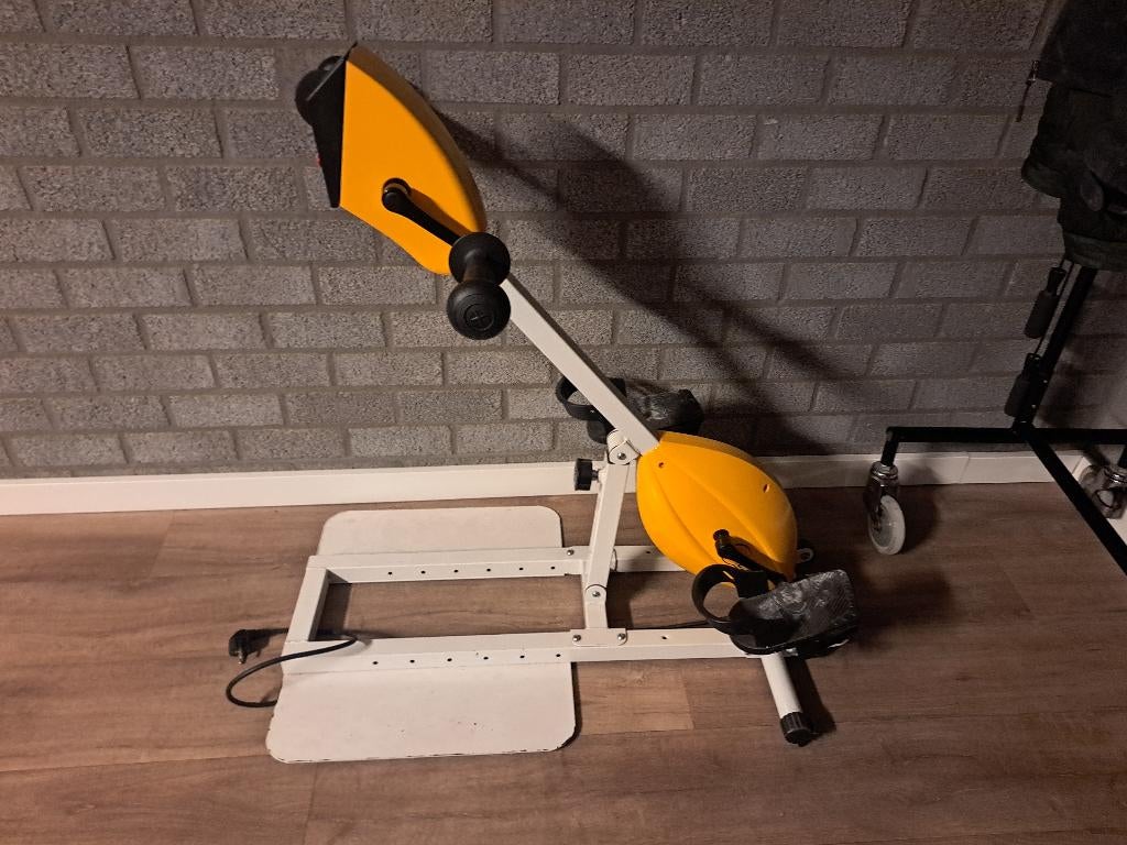 bewegingstrainer of stoelfiets, Sport en Fitness, Ophalen of Verzenden, Zo goed als nieuw, Metaal, Stoelfiets