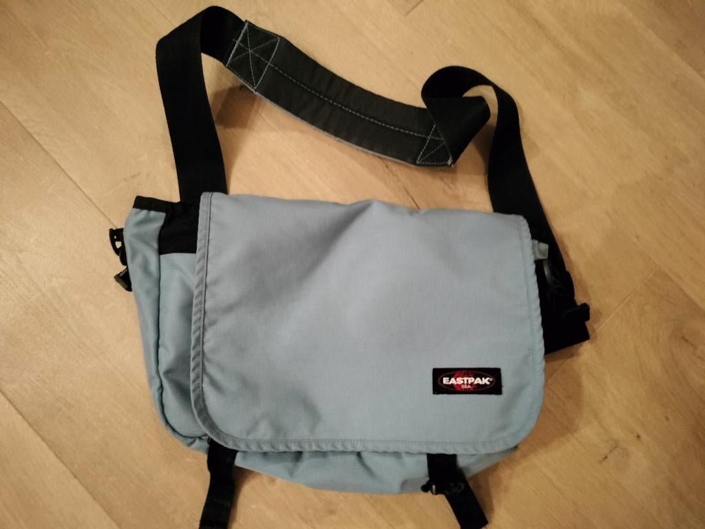 Eastpak schoudertas, Ophalen of Verzenden, Zo goed als nieuw, Blauw, Overige merken