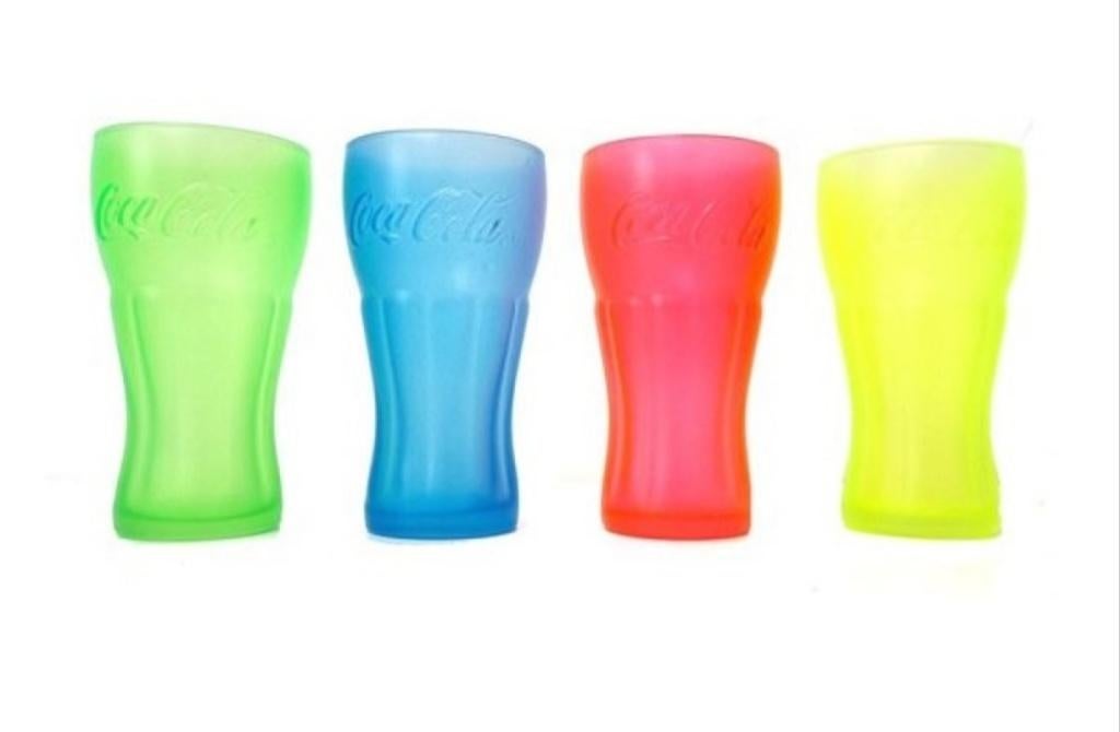 Cola drinkglazen neon gezocht( action ), Ophalen of Verzenden, Zo goed als nieuw, Glas, Overige stijlen