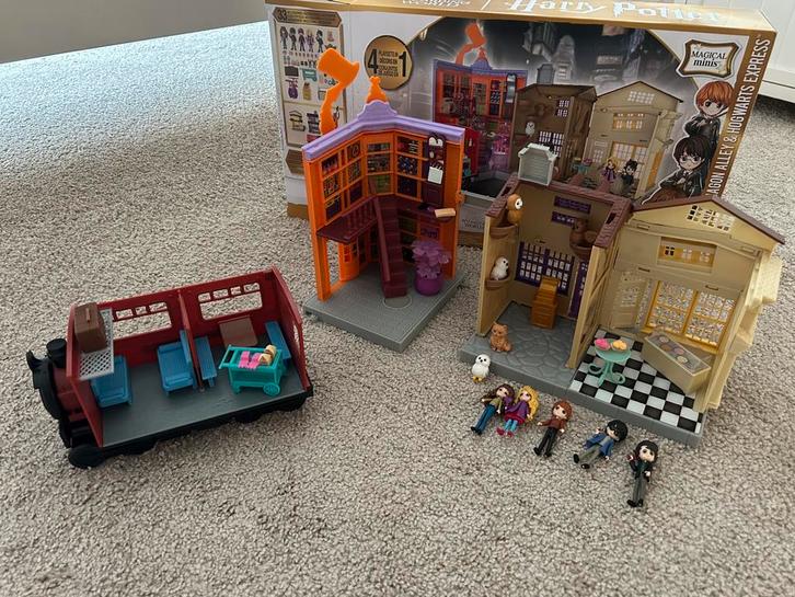 Harry Potter Magical Minis speelgoed set compleet, Verzamelen, Harry Potter, Zo goed als nieuw, Actiefiguurtje, Ophalen