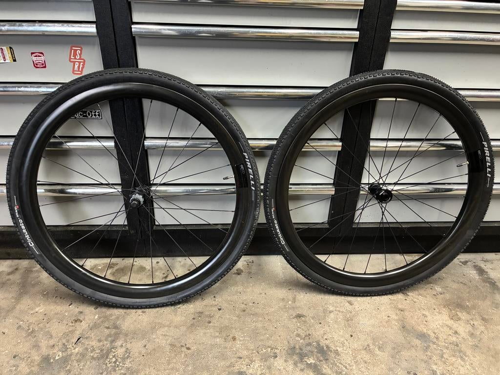 Carbon Gravel Wielset + Pirelli banden – NIEUW, Ophalen of Verzenden, Nieuw, Wiel